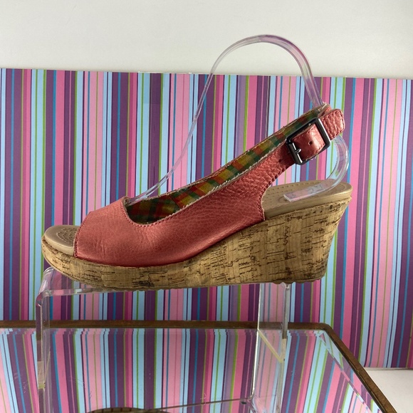 CROCS wedge sandals. - Picture 3 of 14